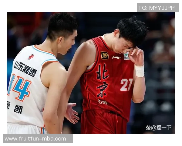 CBA激战四川队迎战上海队双方全力争夺季后赛席位